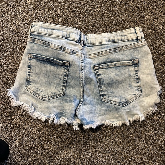 Forever 21 White Washed Jean Shorts - Picture 3 of 3